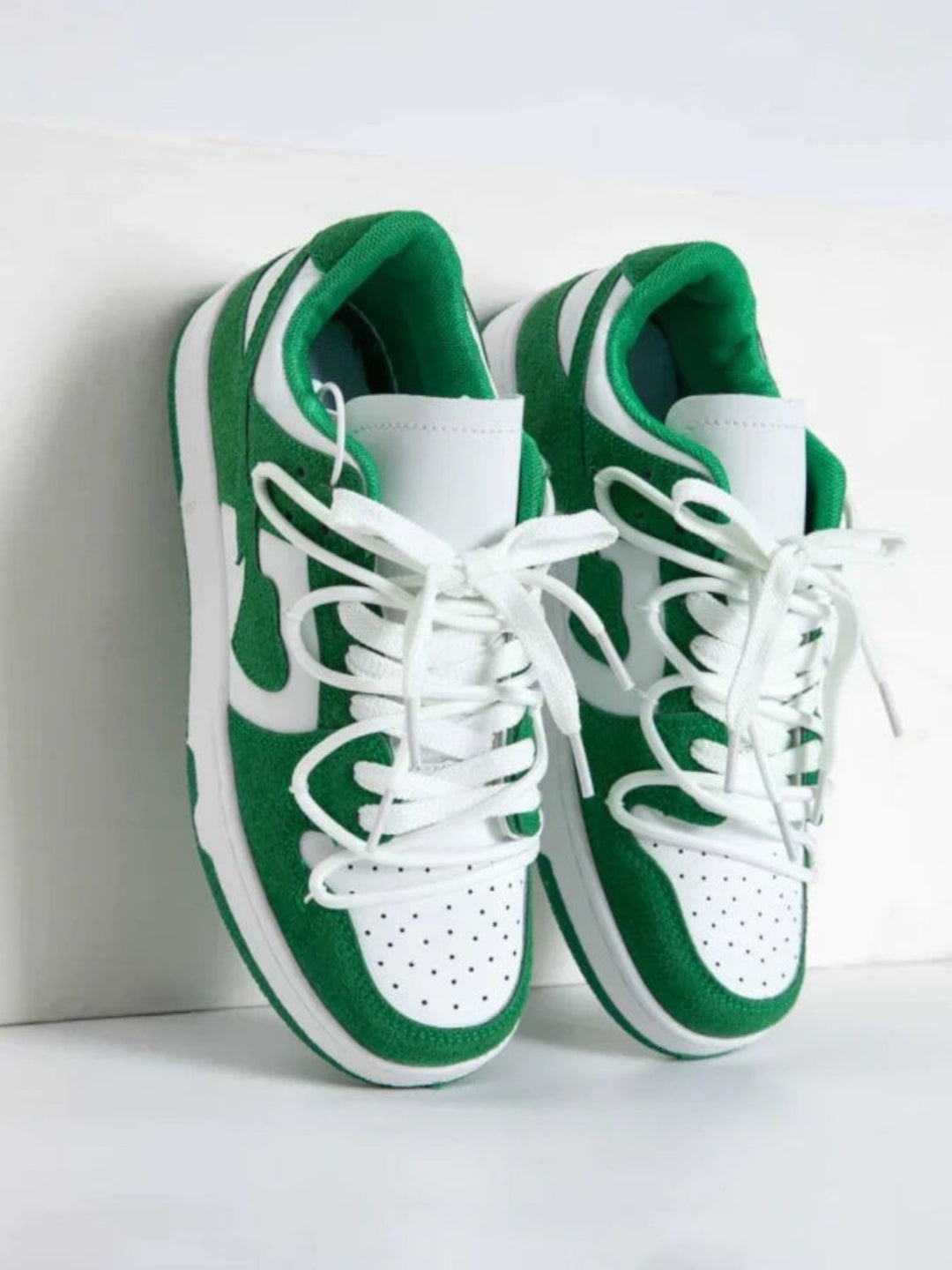 Elamora Heartbeat Sneakers